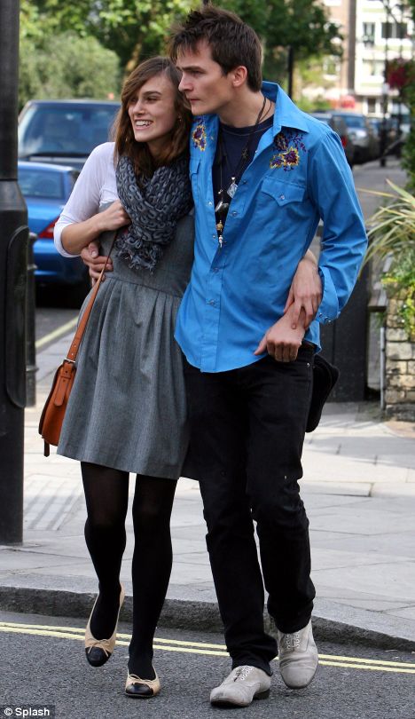 My new favorite couple : keira knightley and rupert friend. so cute ;}}}